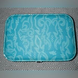 Jewelry Box with Earrings & Naja Necklace 💚💙